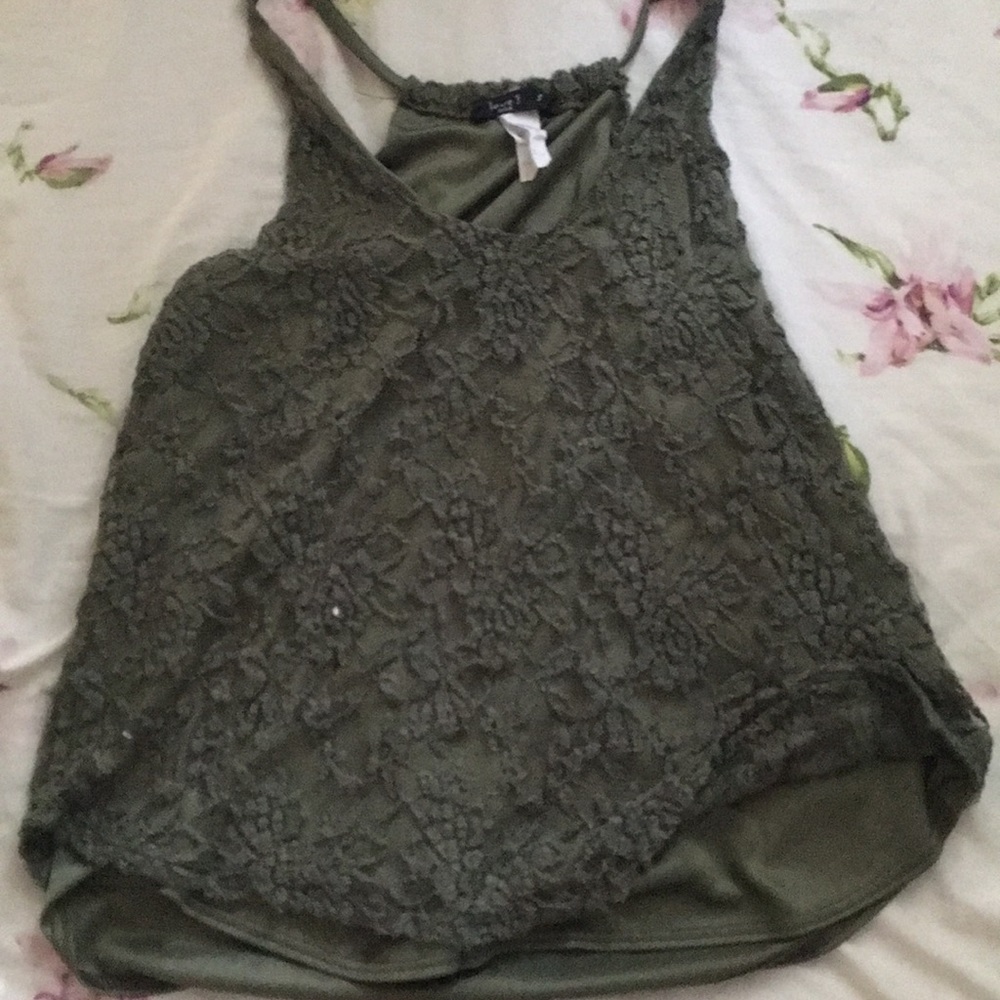 Green small tank top.